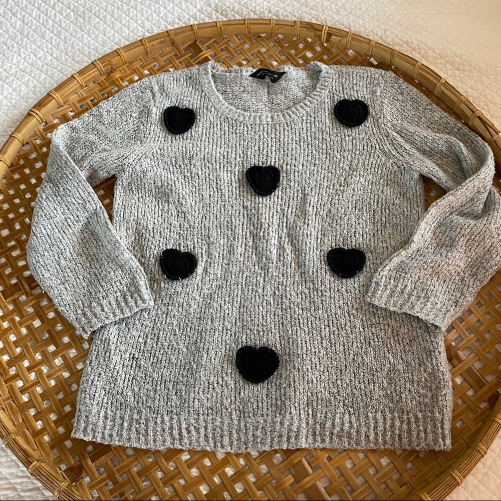 🍄 Dorothy Perkins knit sweater with crochet hearts